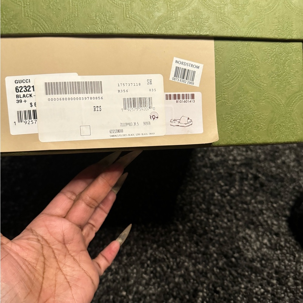 Gucci Platform Slides - Picture 10 of 10